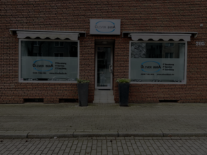 Hintergrundbild: Zu sehen ist der Eingangsbereich und die Schaufenster von Oliver Buda von Außen